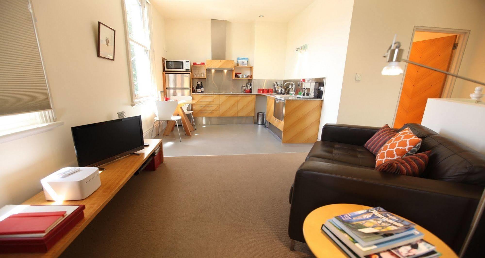 Twofourtwo Boutique Apartments Launceston Esterno foto