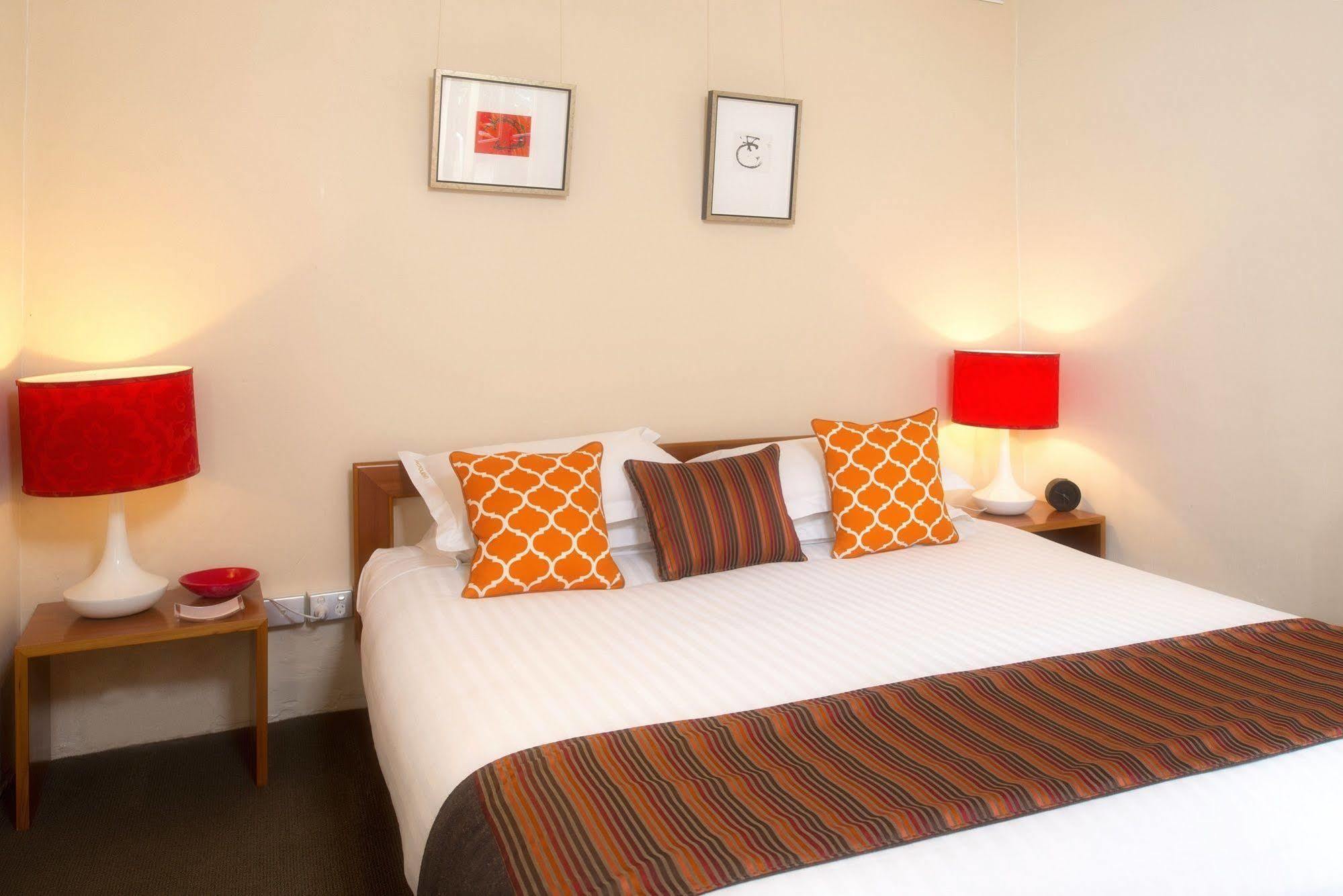 Twofourtwo Boutique Apartments Launceston Esterno foto