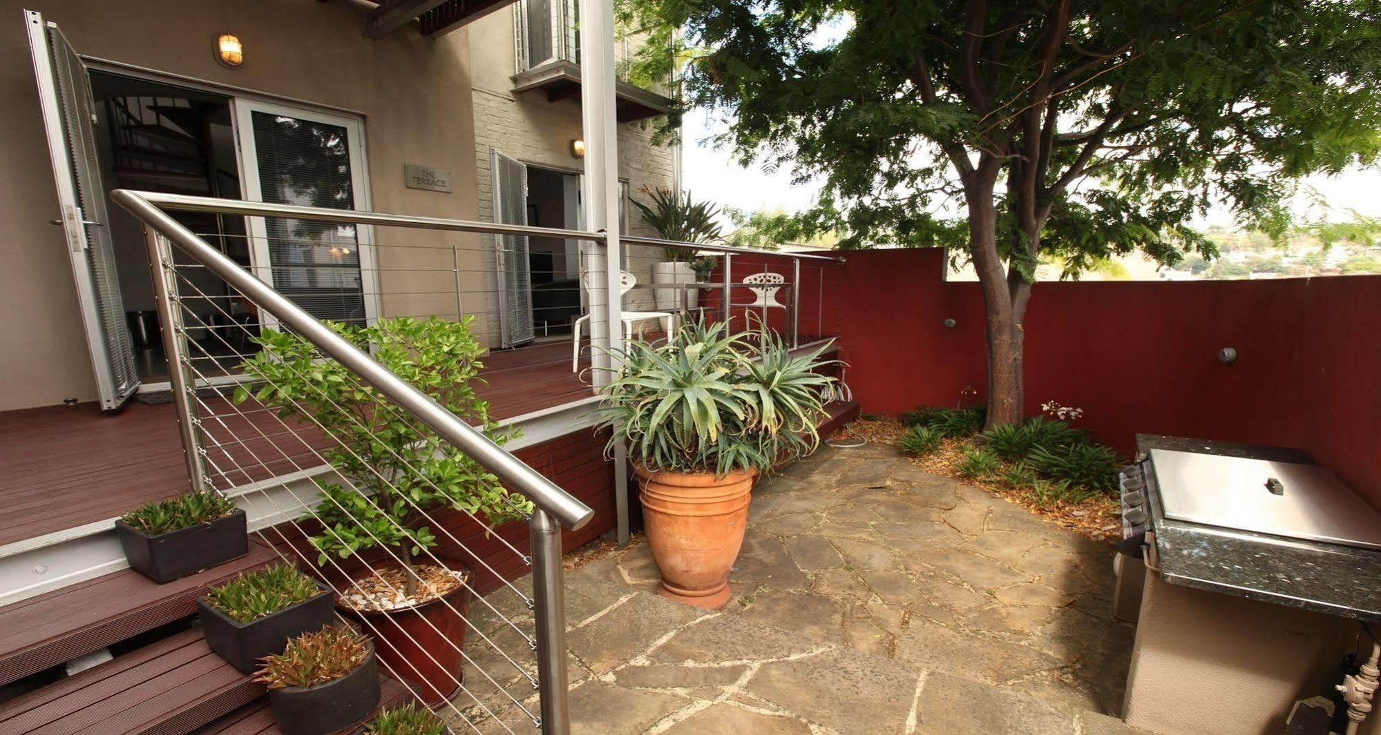 Twofourtwo Boutique Apartments Launceston Esterno foto